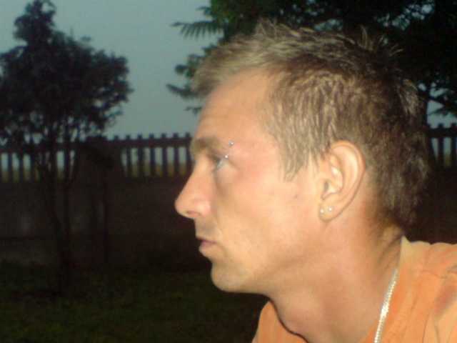 tonik989