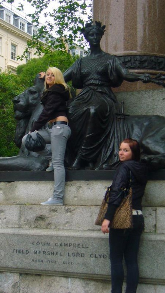Monia