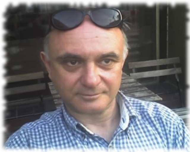 Czarny