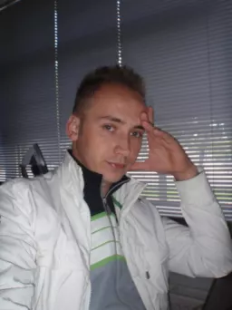 Damien25